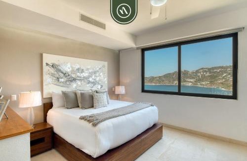 Puerto Marques Apartment | Luxury 4 BR Condo - Amazing Bay View - Pool