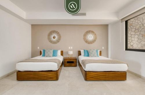 Puerto Marques House | Luxury 4 BR Condo - Amazing Bay View - Pool