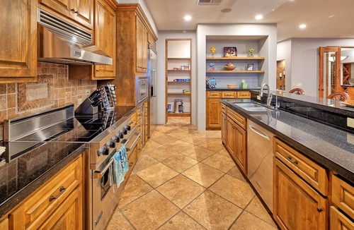 Puerto Penasco Condo | Luxury 4Bd Penthouse, Ocean VIEWS, 2 king suites, pvt jacuzzi, beachfront resort