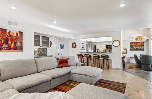 Rancho Vistoso House | Luxury 4BR Retreat w/Heated^ Pool, Spa, Game Room & 98” Smart TV - New Listing