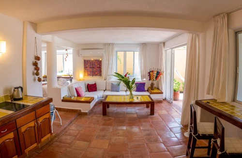 Zihuatanejo Condo | Luxury And Peaceful Little Condo With Direct Access To The Beach
