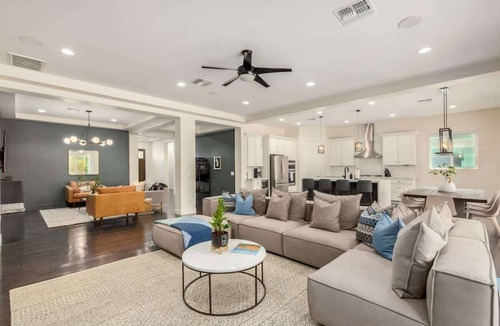 Camelback East House | Luxury Arcadia Resort w/2 King Suites & Salt Pool