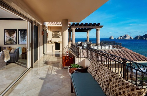 El Medano Ejidal Villa | Luxury at Your Fingertips: Spacious Penthouse - Villa La Estancia 1502