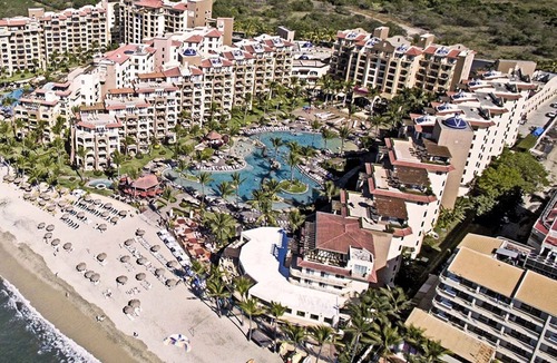 Isla Iguana Apartment | Luxury Beachfront Villa - 2 Bedrm, 1 bdrm, Suite or Studio- 2 min from the beach