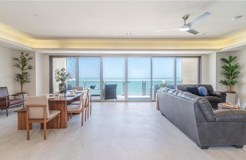 Ferrocarrilera House | Luxury Beachfront Escape with Stunning Ocean Views