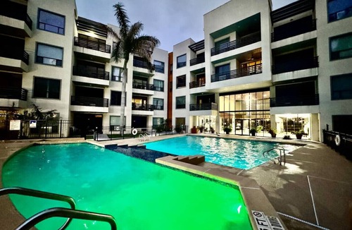 Mission Condo | Luxury Condo 3 Bed/2 bath with Pool and Jacuzzi