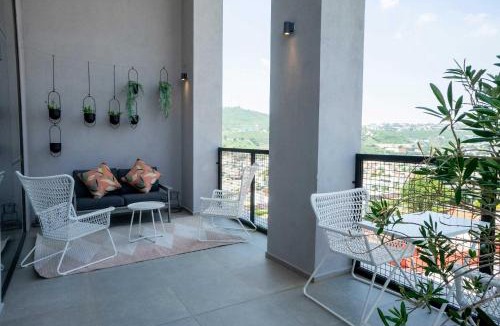 Leon Apartment | Luxury Condo Scenic Views of Festival del Globo