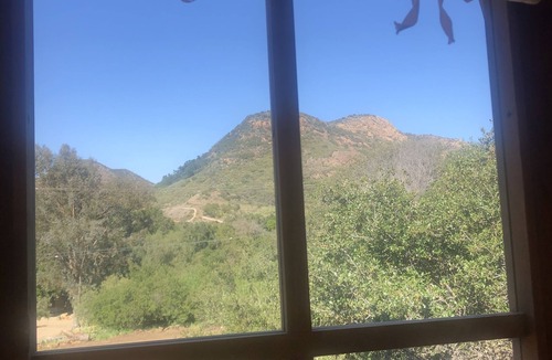 Thousand Oaks House | Luxury Covered Wagon in Santa Monica Mountains close to Malibu w/ King Bed