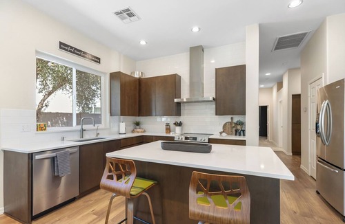Fulton Ranch House | Luxury & Location Priv Pool, Spa, BBQ, Firepit Newly Remodeled 4BR Oasis