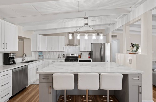 Camelback East House | Luxury Modern Mid-Century Modern 3-Bedroom Home