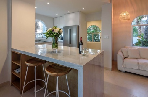 San Jose del Cabo Condo | Luxury & Modern Ocean Front- On The Beach!