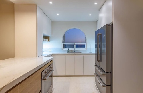 San Jose del Cabo Condo | Luxury & Modern Ocean Front- On The Beach!