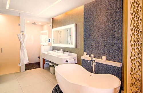 Cabo San Lucas Resort | Luxury Oceanfront 3 Bedroom Condo w/5 Diamond Amenities