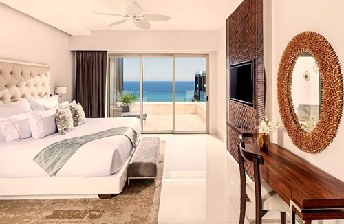 Cabo San Lucas Resort | Luxury Oceanfront 3 Bedroom Condo w/5 Diamond Amenities
