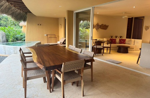 Troncones Condo | Luxury Oceanfront At Majahua