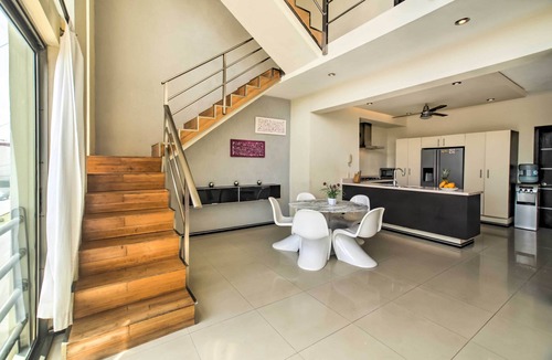 Tohoku Condo | Luxury Penthouse w/Rooftop Pool - Walk to Beach!