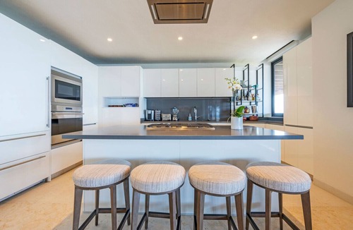 Punta de Mita Apartment | Luxury PH Vista Ballena in Tau | Staff, Golf Cart, Ocean + Golf Views, Pool – by Mita Residential
