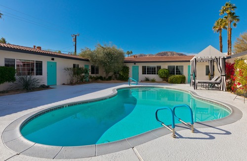 Palm Desert House | Luxury Private Resort - 1 Block to El Paseo! Sleeps 12!