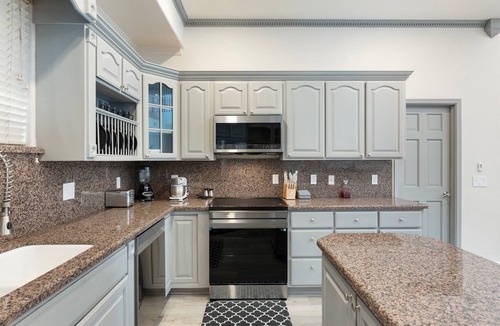 Fountain Hills House | Luxury Retreat,Heated Pool+Hot Tub,Views,Sleeps 12