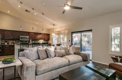 Paradise Park Vista House | Luxury Scottsdale 5 Bdrm w/Pool and Hot tub!