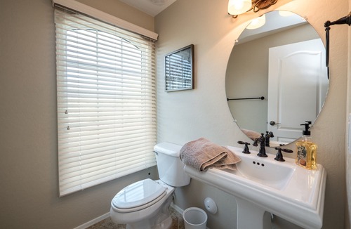 Val Vista Classic House | Luxury Townhouse near San Tan Village Mall in Gilbert- Sleeps 6