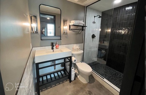 Entertainment District House | Luxury Townhouse with Rooftop Terrace