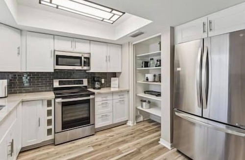 North Mountain House | Luxury Vacation Home in Phoenix - Pool - Sleeps 17