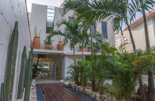 Playacar Fase II Villa | LUXURY VILLA FOR UP TO 14 GUESTS - 5 MINUTES FROM THE BEACH BY CAR