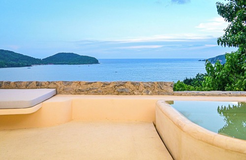 Ixtapa - Zihuatanejo Condo | Luxury villa, private pool and brathtaking ocean view — steps from Playa La Ropa