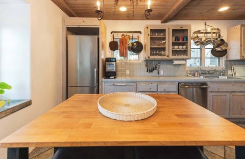 Altadena House | Luxury Villa w/Pool, Mountain Views near NASA