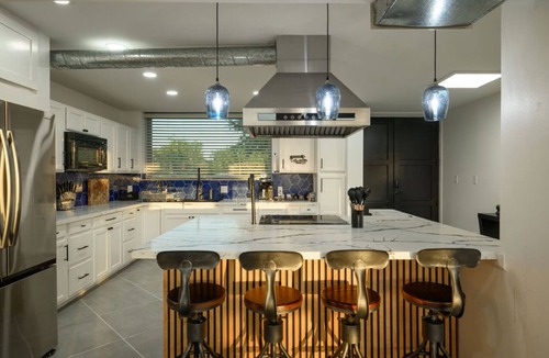 Arroyo City House | Luxury Waterfront Home,Sleeps 20, Pool, Hot Tub, Fishing Pier, Basketball Court