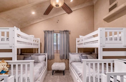 Peoria Villa | Luxury Winding Waterslide Oasis+SportCourt+Golf+SwimupBar+Playset+Firepits+PingPong+Pooltable