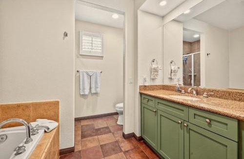 La Quinta Apartment | LV021 Single Story Studio on a Quiet Greenbelt