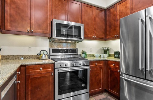 La Quinta Apartment | LV100 Upstairs 1 Bedroom Legacy Villas Retreat