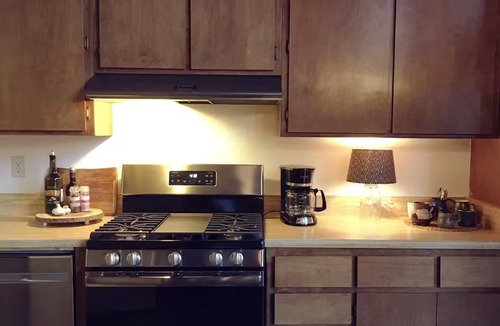 Crestline Cabin | Magical Mid-Century Cabin Epic Views & Fireplace