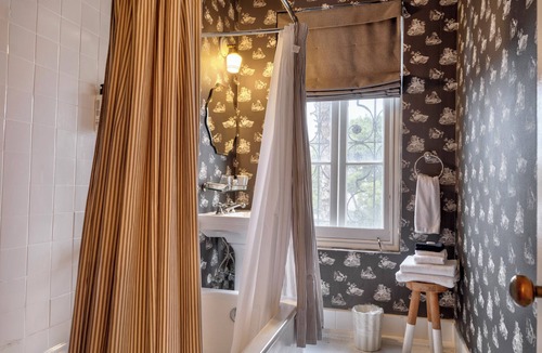 Wilshire Montana Hotel | Maison Twenty Seven