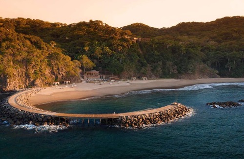 Lo de Marcos House | Making The Best Memories Along The Way! Balcony, Beachfront, Near Lo De Marcos!