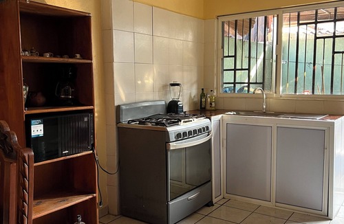 Manzanillo House | Manzanillo Cozy Stay - Central Location, 10 Mins to the Beach
