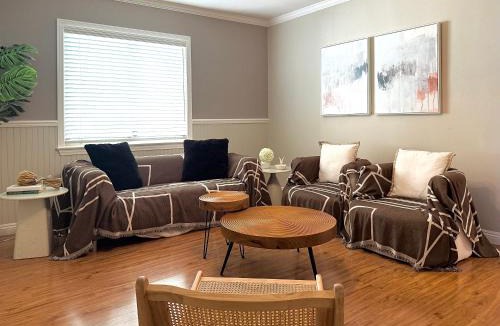 Northwest Anaheim House | #Marbella Lane - Charming 4BR Bungalow for Relaxing Retreat