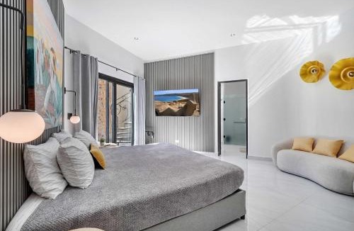 Cabo Bello Villa | Marbella Lane Coastal Elegance Villa with Pool