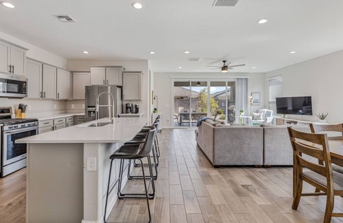 Maricopa House | Maricopas BEST Escape wt 5 bds and outdoor dining