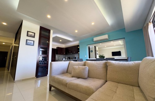 Benito Juarez Condo | Marina del Rey Oceanfront Suite w/Jacuzzi