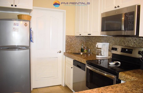 Bella Vista Condo | Marina Pinacate B-308 Pool View 2 Bed/2 Bath