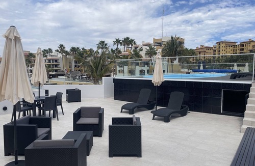 Marina Condo | Marina View Open Studio Ste on Marina 645SF walk everywhre! King Bd Rooftop Pool