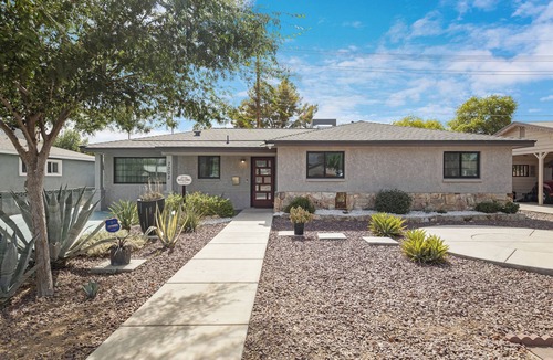 Alhambra House | Martha's Getaway-Central PHX 5 bedroom/3bath-POOL