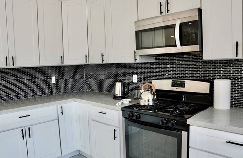 Carlton Hills House | Marvelous 4-bedroom house for large group or family 7 beds