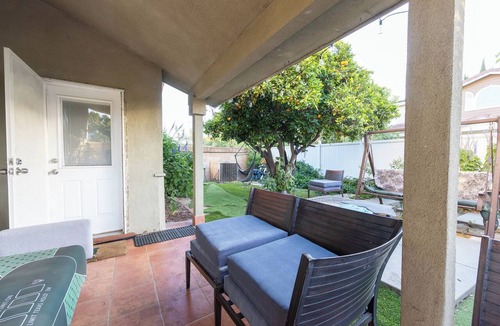 Bellflower House | Massive High-Ceiling Home in the Heart of Bellflower for Large Groups