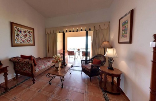 Cabo San Lucas Apartment | Master One Bedroom at Hacienda Encantada