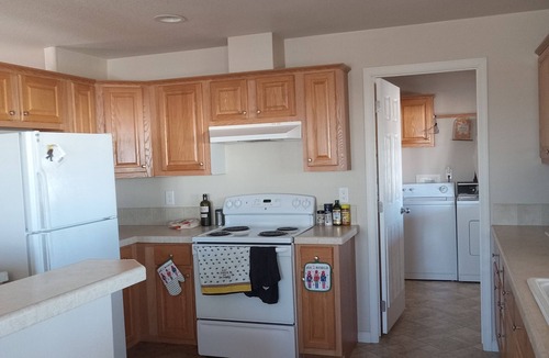 Quartzsite Bed & Breakfast | Master suite with private bathroom, as well as shared, living, kitchen, WiFi
