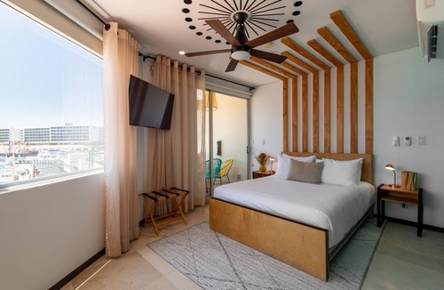 Marina Hostel | Mayan Monkey Los Cabos | Social Hotel